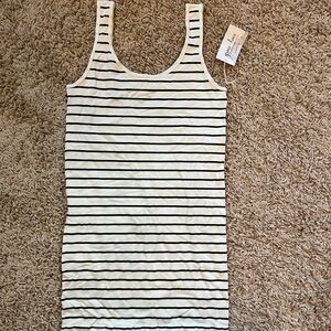 Grace and Lace One Size Fits Most Long Tank in Black and Off White- NWT